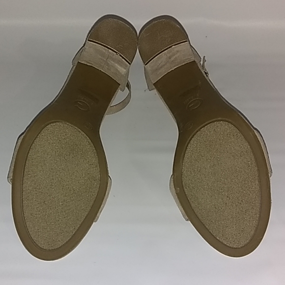 Guess Strappy Heels Size 10M Like New - Picture 5 of 8